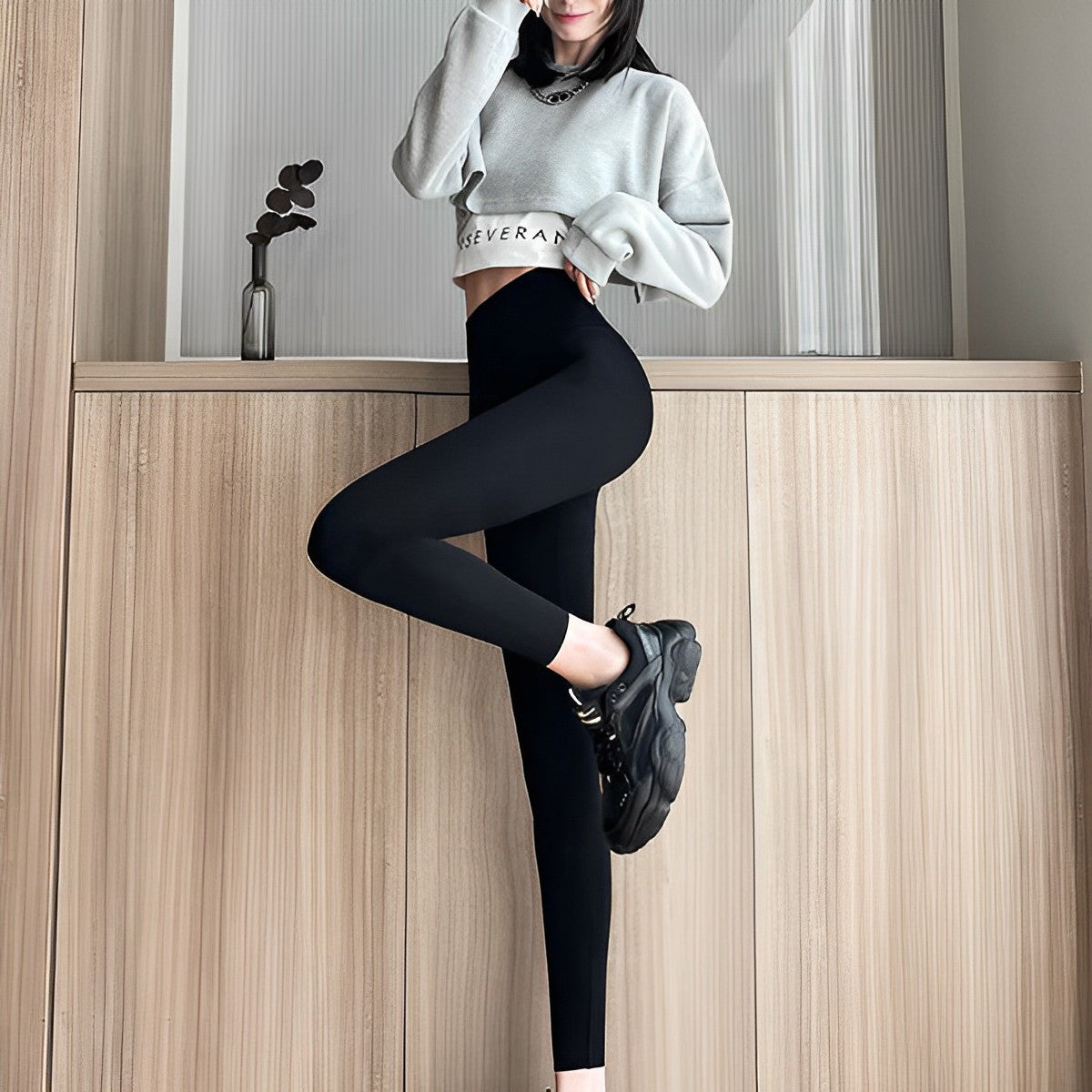 UltraSlim sculpting leggings for a slim silhouette