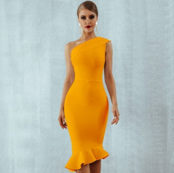 Timeless fishtail dress with dropped shoulders