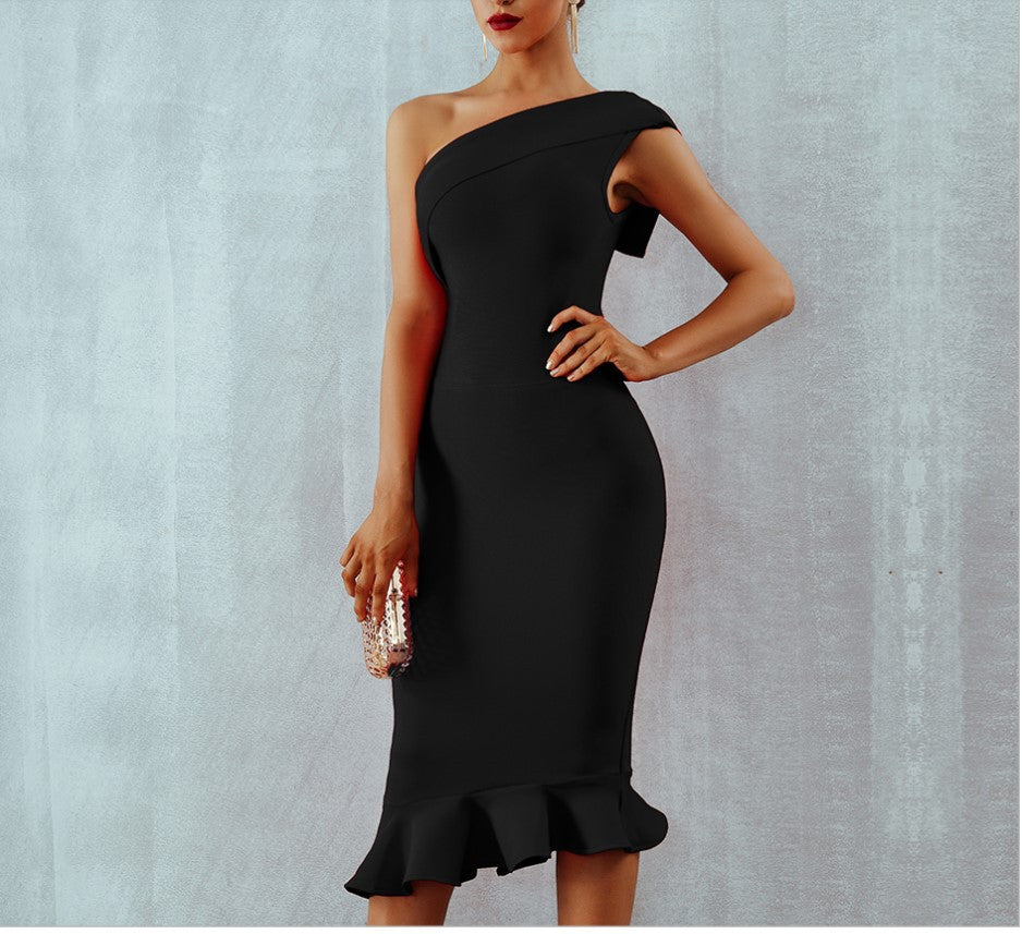 Timeless fishtail dress with dropped shoulders