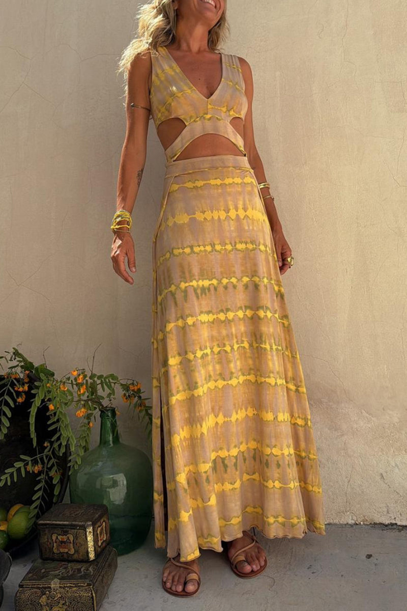 Stretch dress with neckline