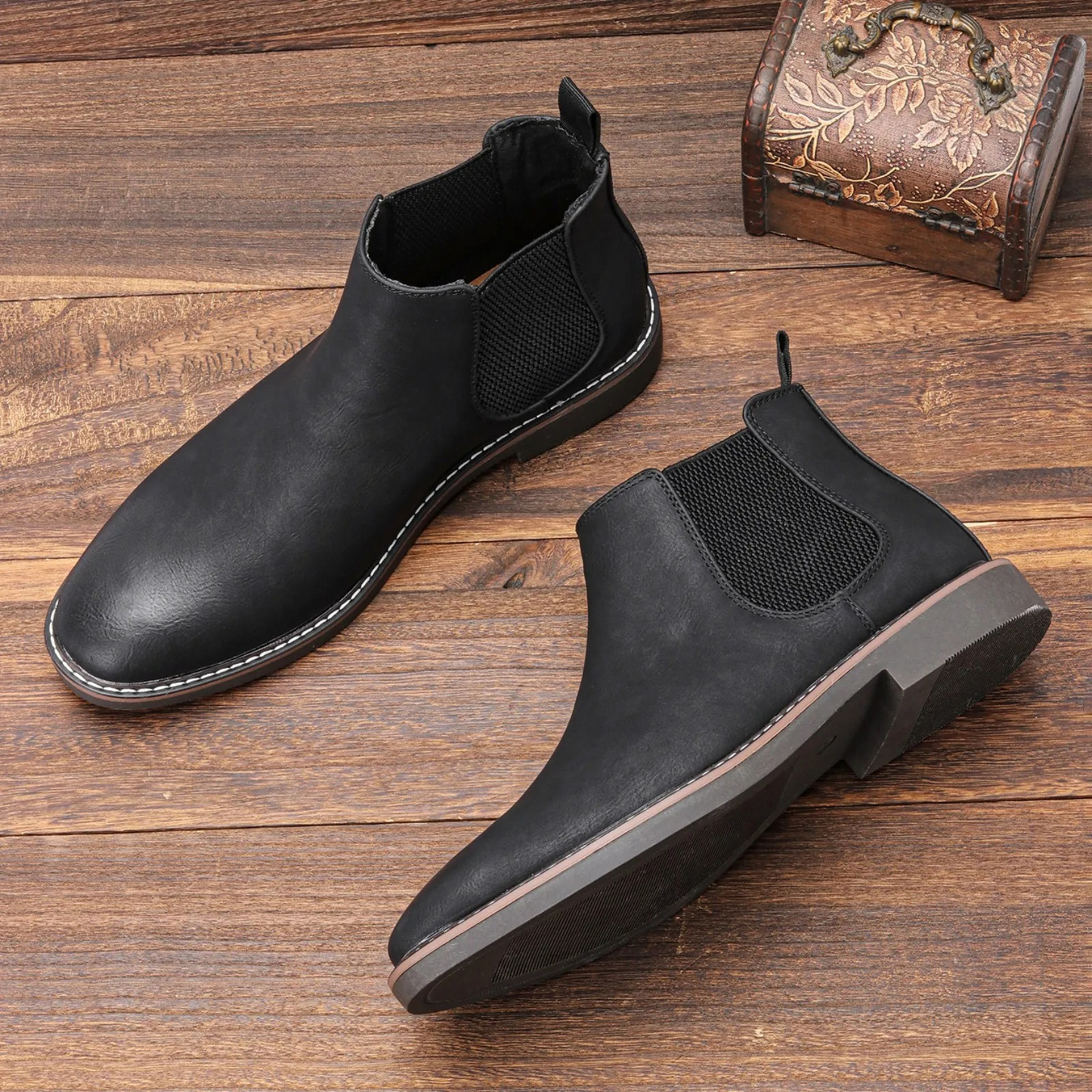 Men's boots with comfortable insole and non-slip sole
