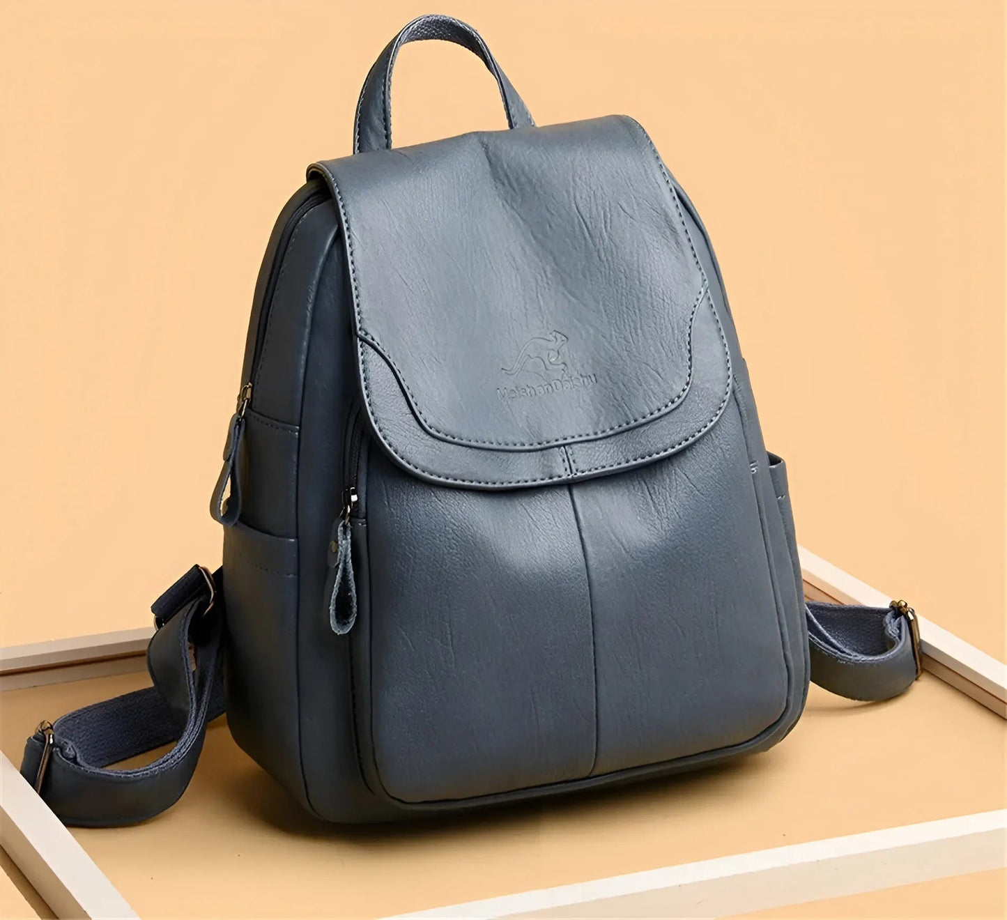 Bag | Spacious leather backpack