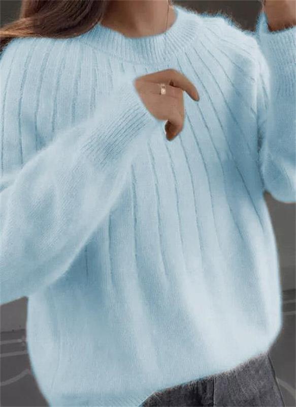 Women's cashmere sweaters: naturally beautiful in fur colors