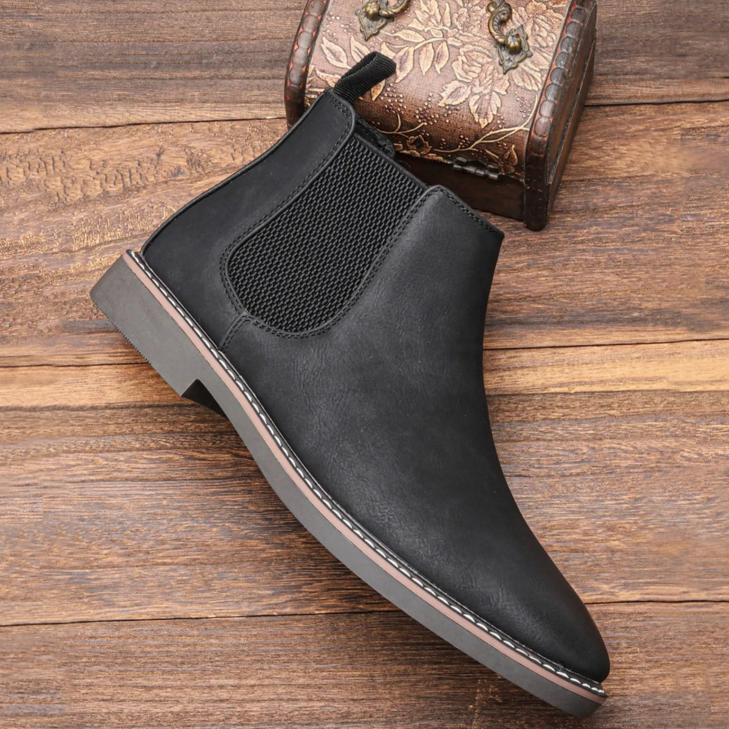 Men's boots with comfortable insole and non-slip sole