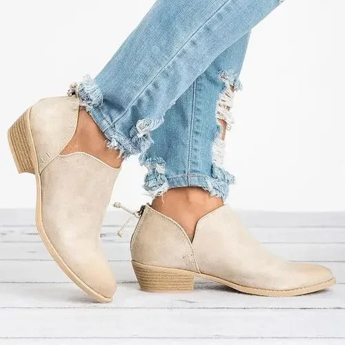 Ankle boots with low heel and round nose - women's ankle boots