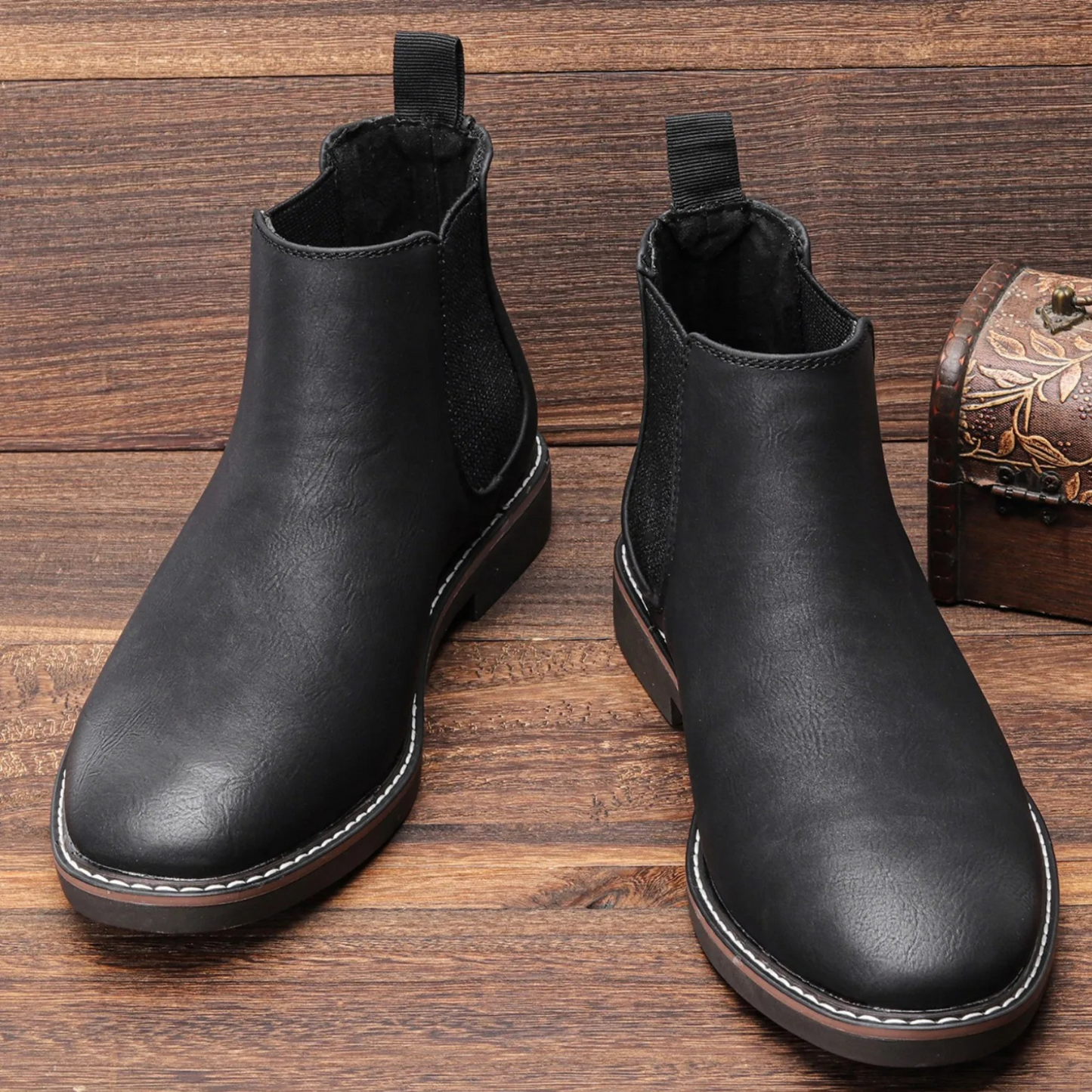 Men's boots with comfortable insole and non-slip sole