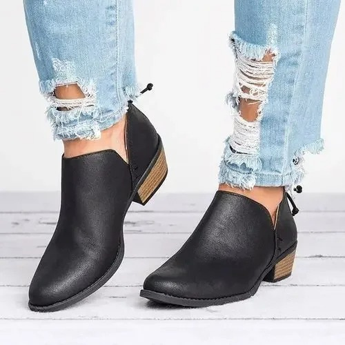 Ankle boots with low heel and round nose - women's ankle boots