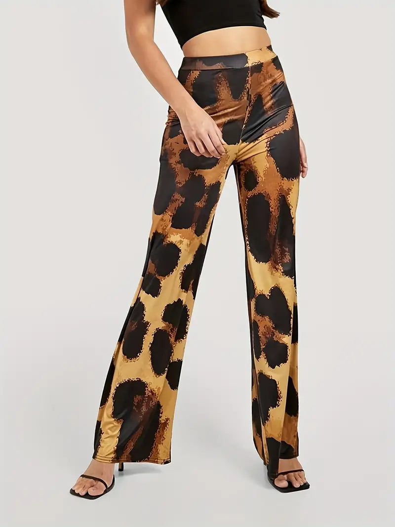 High-waisted pants with leopard print