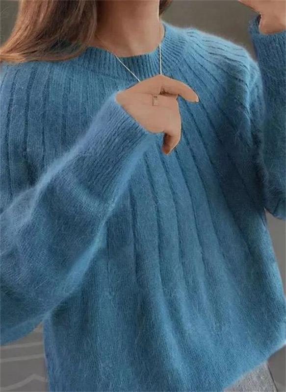Women's cashmere sweaters: naturally beautiful in fur colors