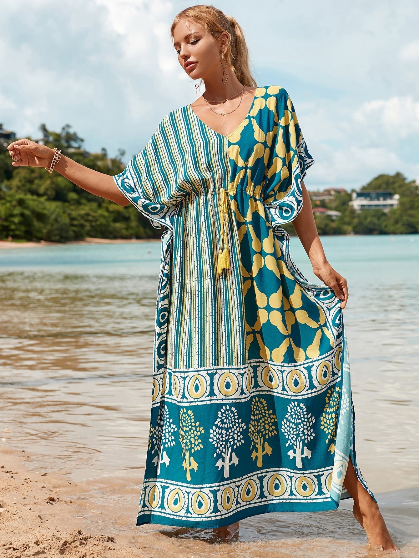Stylish vacation sun protection positioning print beach cover-up