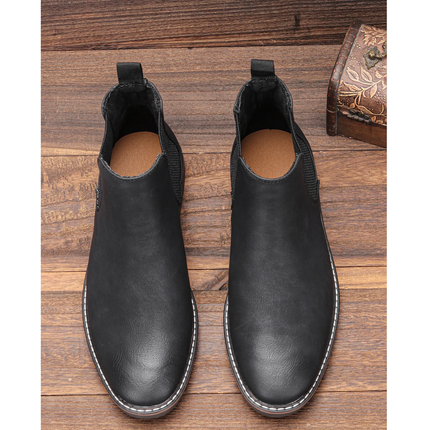 Men's boots with comfortable insole and non-slip sole