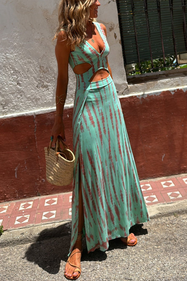 Stretch dress with neckline