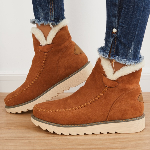 Ankle-length snow boots