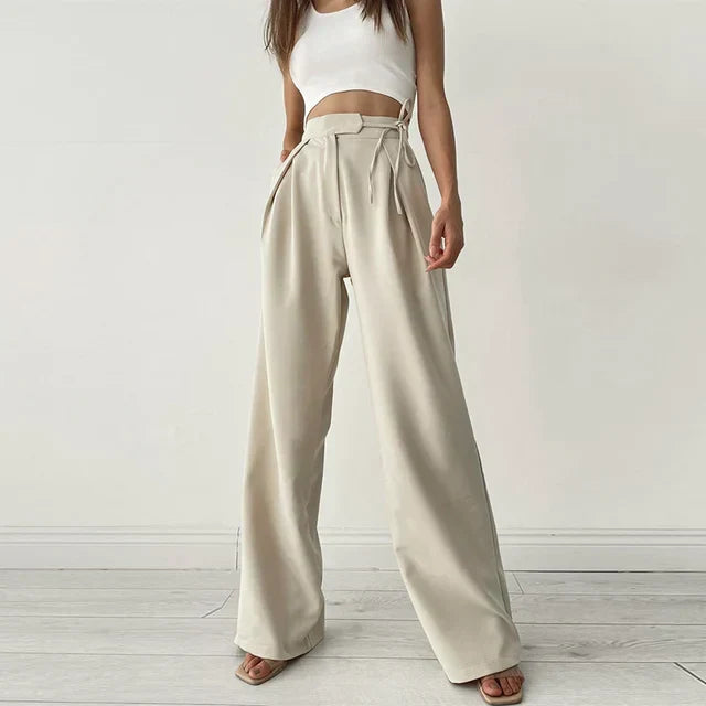 Pants with high waist and button placket