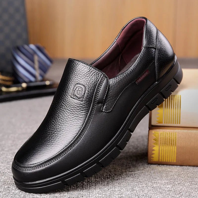 Men's casual shoes made from genuine leather