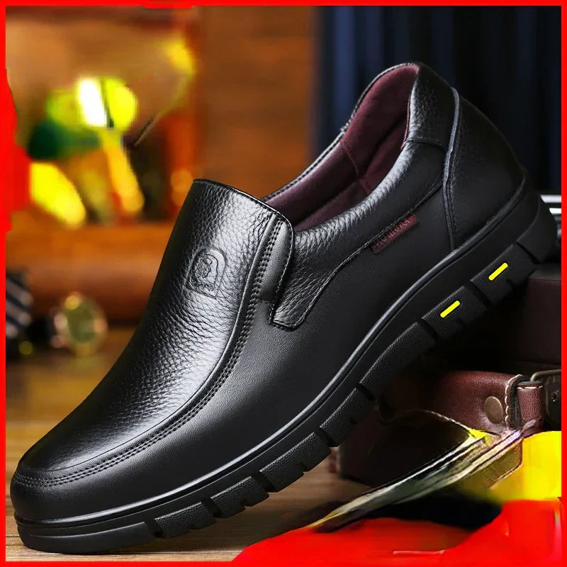 Men's casual shoes made from genuine leather