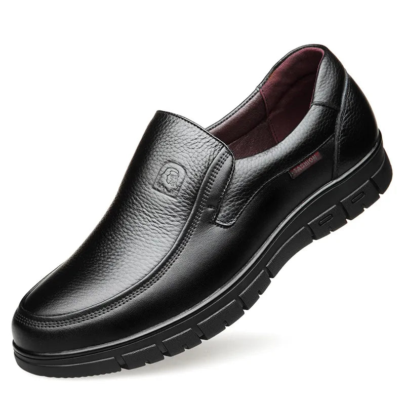 Men's casual shoes made from genuine leather