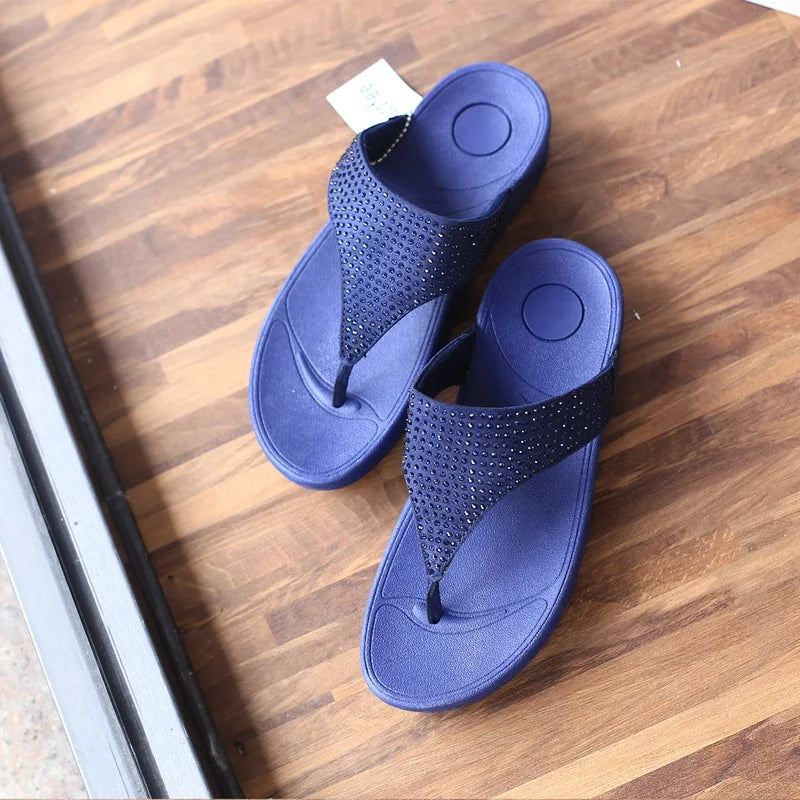 Summer women's rhinestone flip-flops: comfortable platform sandals with wedge heel for outdoor beach and indoor leisure wear, non-slip rubber outsole