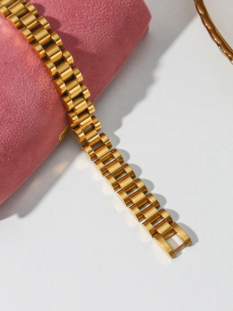 Wide gold link bracelet