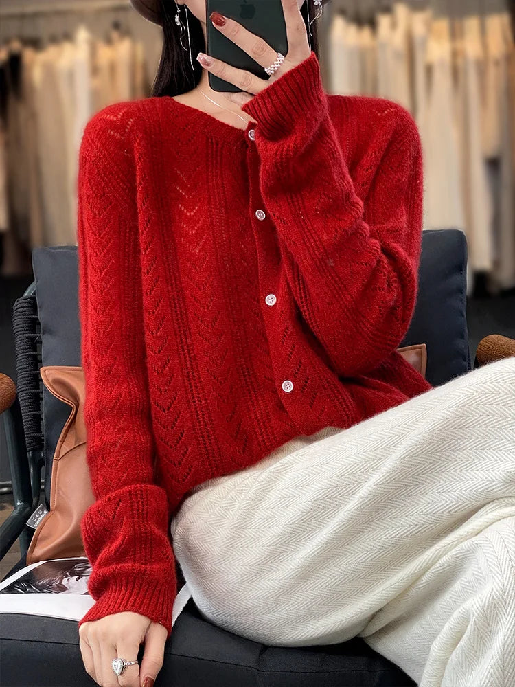 Soft cardigan with cable knit pattern