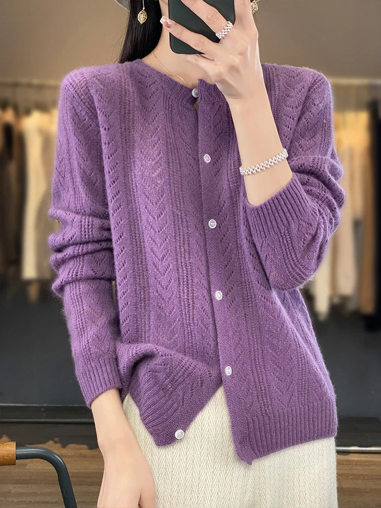 Soft cardigan with cable knit pattern