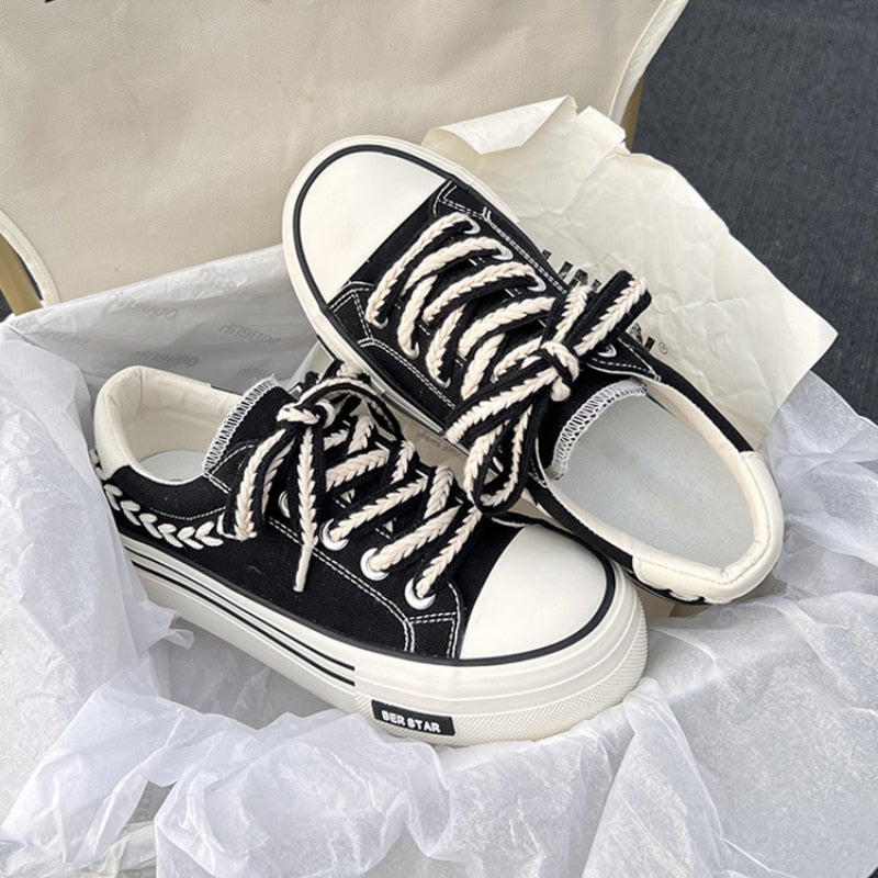 Comfortable chunky women's shoes