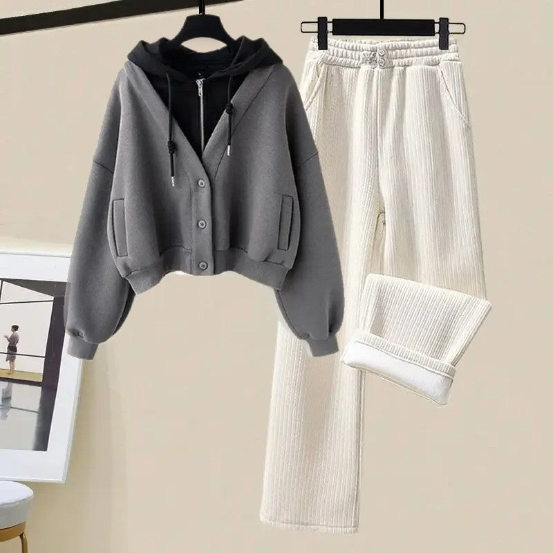 Tracksuit Trendy and versatile
