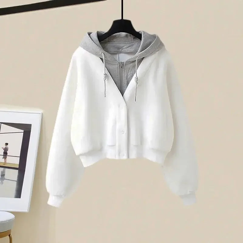 Tracksuit Trendy and versatile