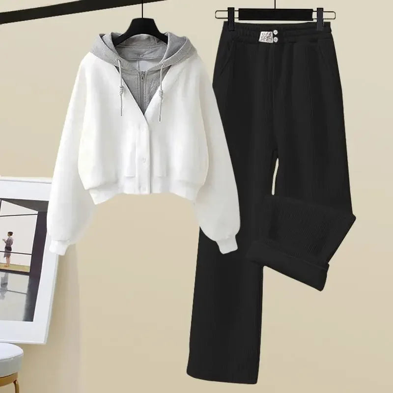 Tracksuit Trendy and versatile