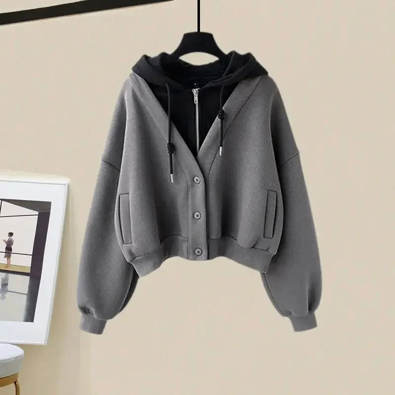 Tracksuit Trendy and versatile