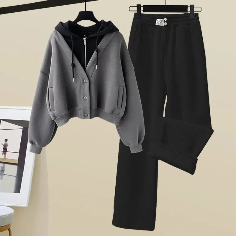 Tracksuit Trendy and versatile
