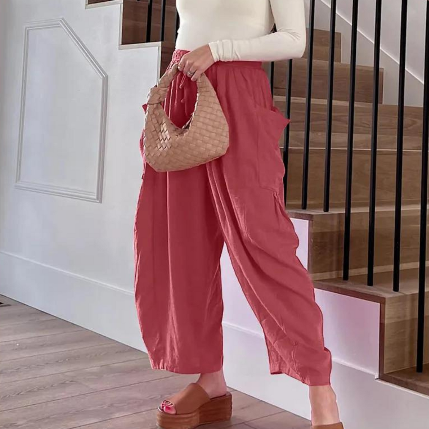 Wide-leg pants in cotton and linen with elastic waistband and pockets