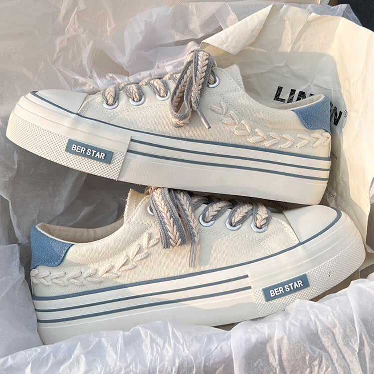 Comfortable chunky women's shoes