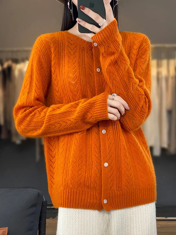 Soft cardigan with cable knit pattern
