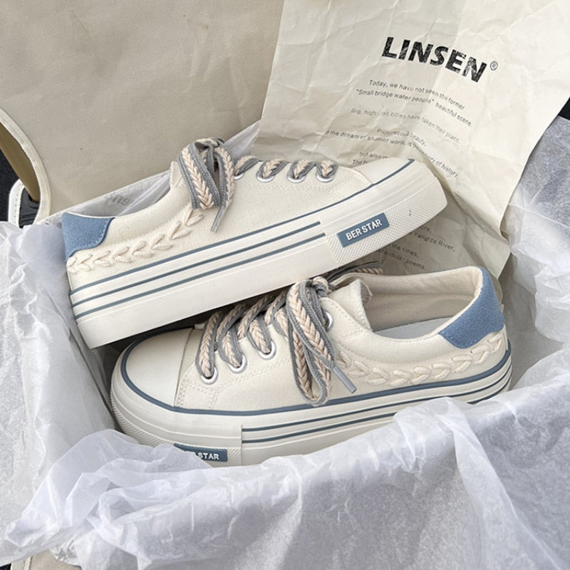 Comfortable chunky women's shoes