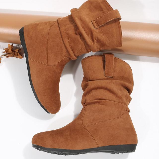 Plush boots with flat soles
