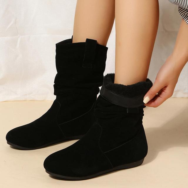 Plush boots with flat soles