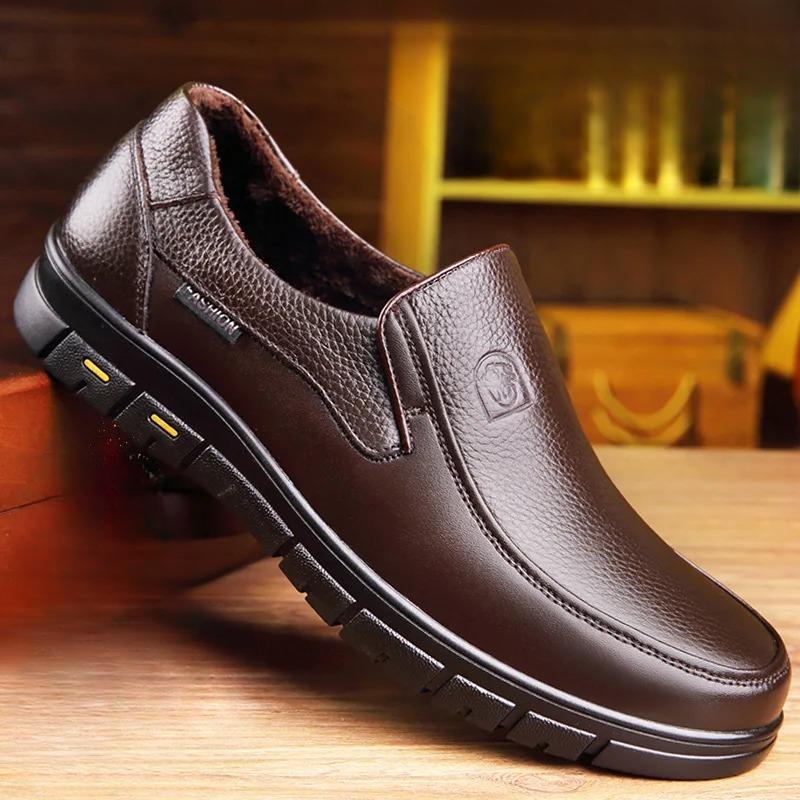 Men's casual shoes made from genuine leather