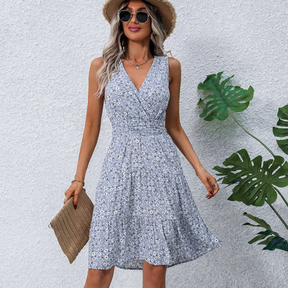 Dress with floral pattern, V-neckline and tie belt
