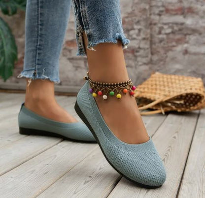 Fashionable women's casual shoes