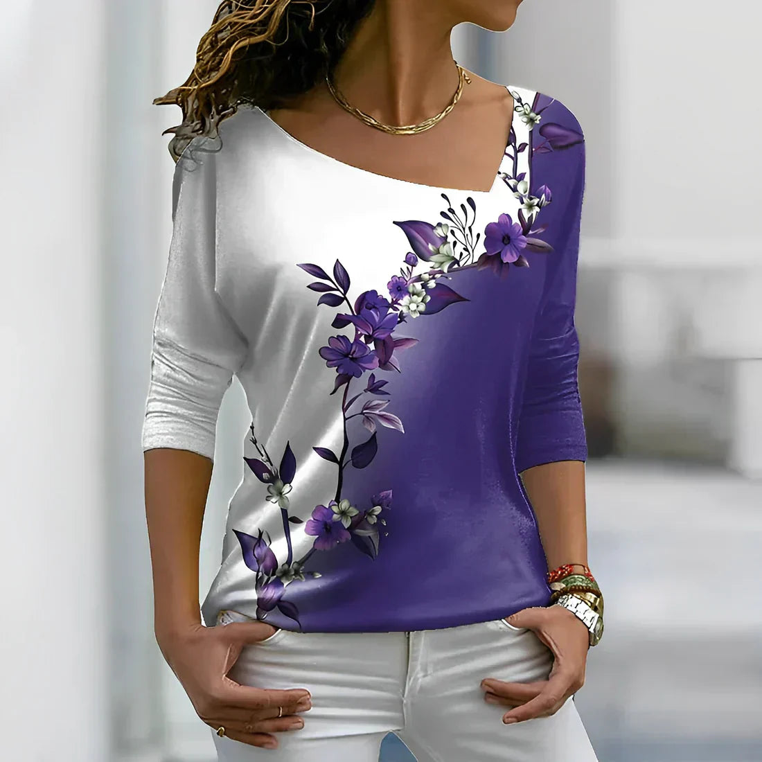 Flowered shirt in contrasting color