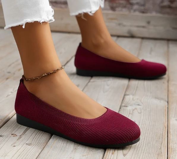 Fashionable women's casual shoes