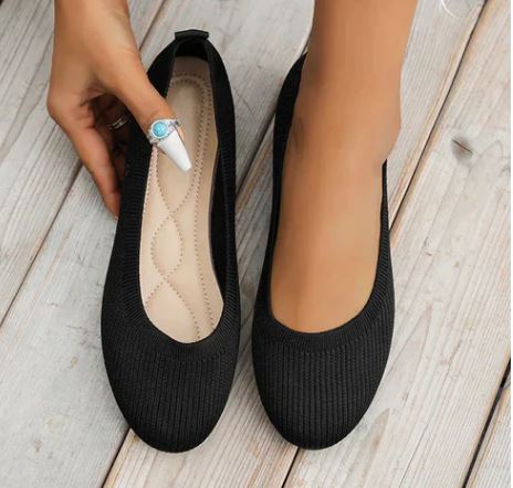 Fashionable women's casual shoes