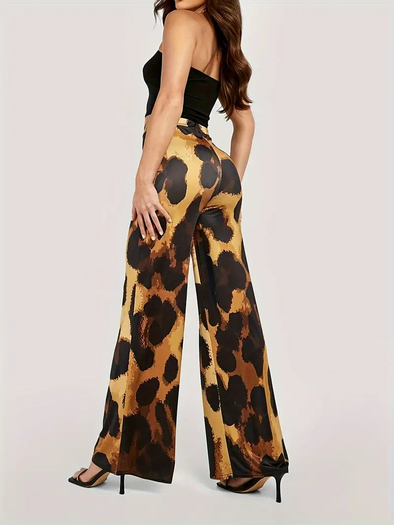 High-waisted pants with leopard print
