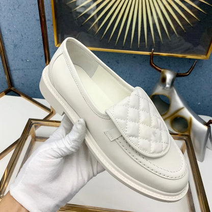 Retro leather shoes fashion