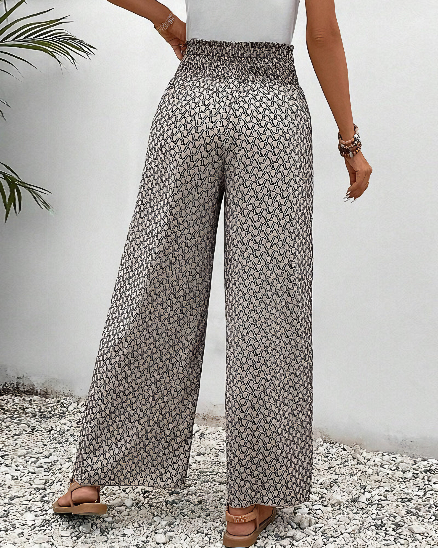 Elegant women's fabric trousers