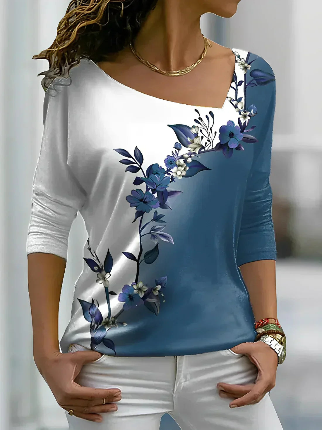 Flowered shirt in contrasting color