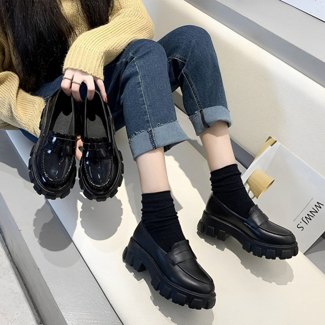Elegant PU shoes with block heel for commuters